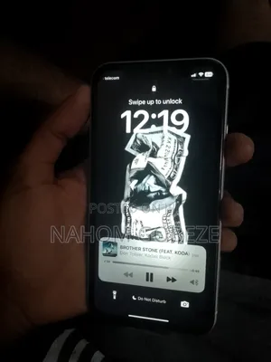 Apple iPhone XR 128 GB White