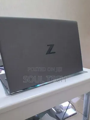 New Laptop HP ZBook Firefly G8 16GB Intel Core i7 SSD 512GB