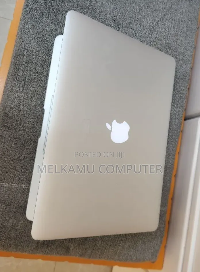 New Laptop Apple MacBook Air 2017 8GB Intel Core i5 SSD 256GB