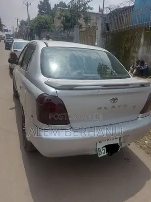 Toyota Platz 2003 Silver