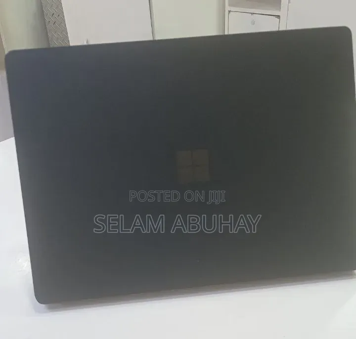 New Laptop Microsoft Surface 16GB Intel Core i7 SSD 512GB