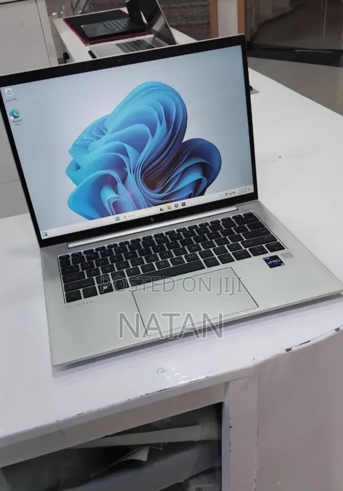 New Laptop HP EliteBook 840 G10 16GB Intel Core i7 SSD 512GB