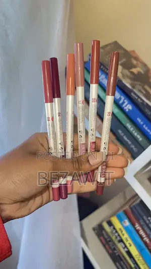 True Lip Linear Pencil
