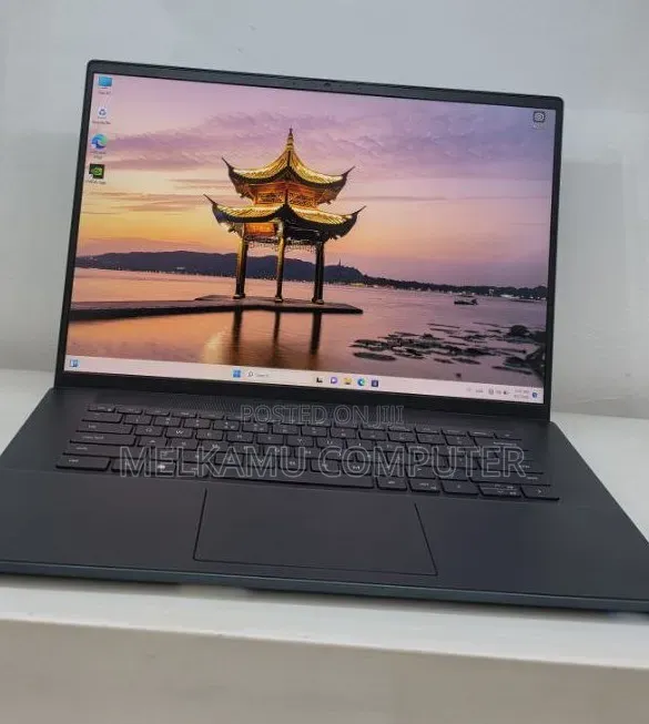 New Laptop Dell Inspiron 15 16GB Intel Core i7 SSD 512GB