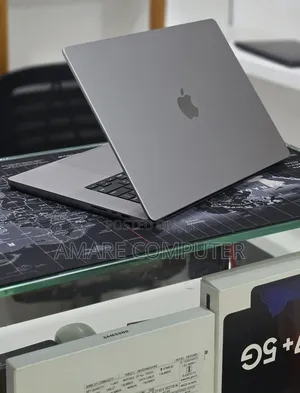 New Laptop Apple MacBook Pro 2023 M2 16GB Apple M2 SSD 512GB