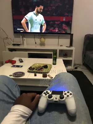 Play Station Four በ ሁለት ኮንት ሮለርስ