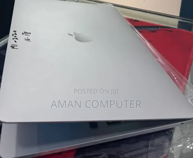 New Laptop Apple MacBook Pro 2020 16GB Apple M1 SSD 1T
