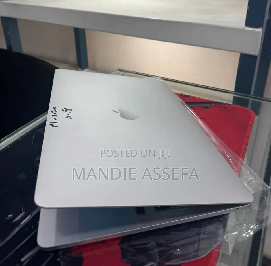 New Laptop Apple MacBook Pro 2020 M1 16GB Apple M1 SSD 1T
