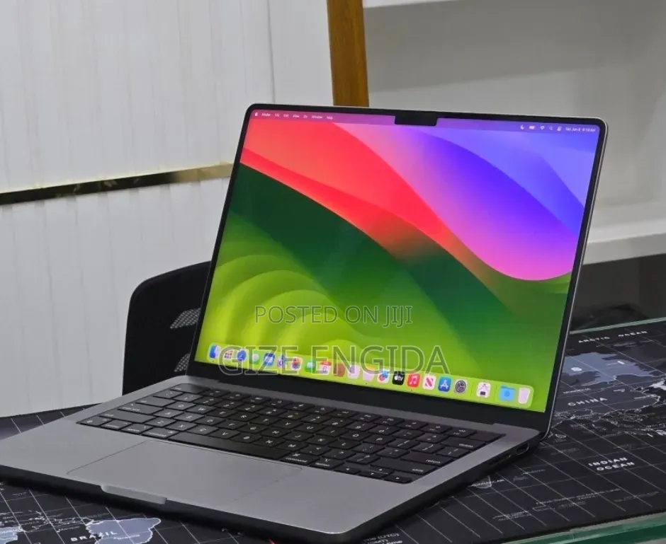 New Laptop Apple MacBook Pro 2023 M3 8GB Apple M3 Pro SSD 512GB