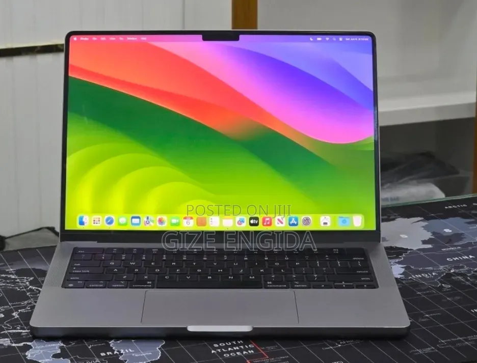 New Laptop Apple MacBook Pro 2023 M3 8GB Apple M3 Pro SSD 512GB