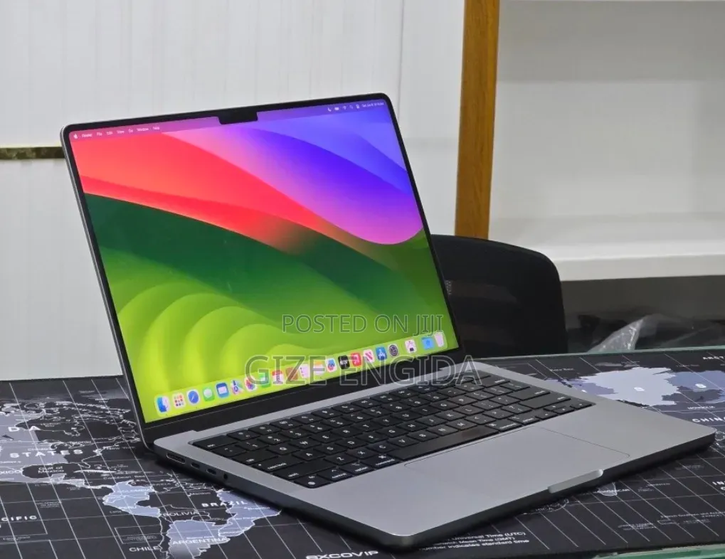 New Laptop Apple MacBook Pro 2023 M3 8GB Apple M3 Pro SSD 512GB
