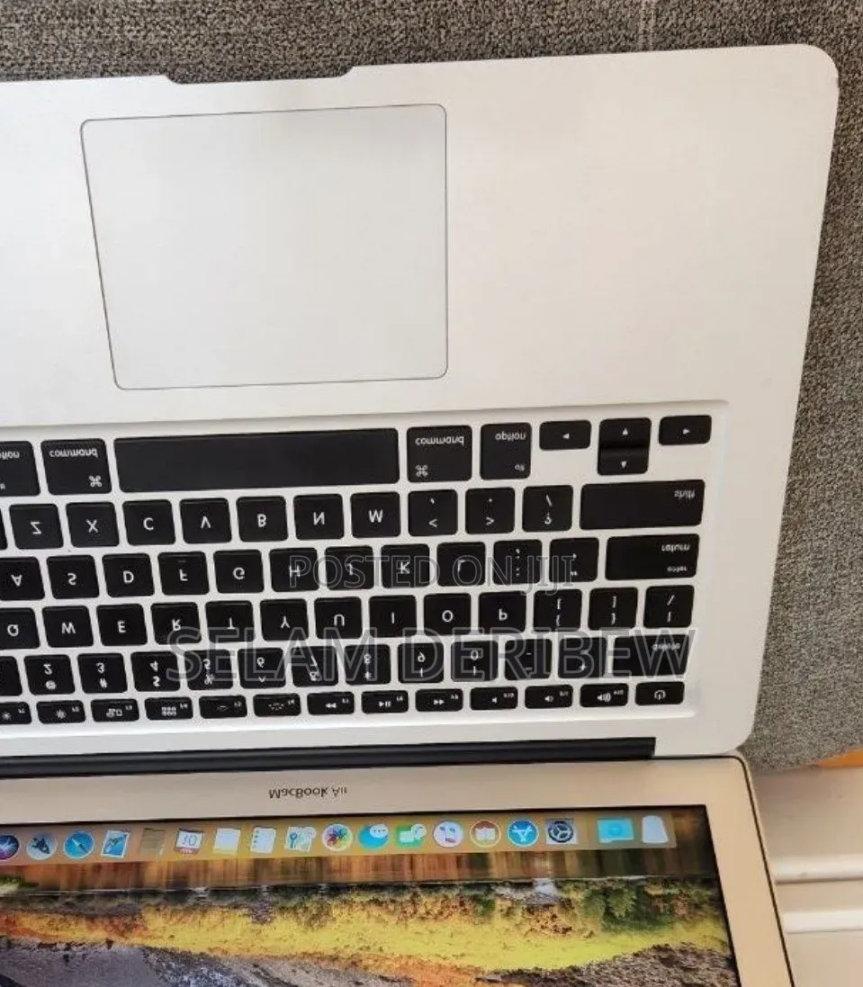 New Laptop Apple MacBook Air 2017 8GB Intel Core i5 SSD 256GB