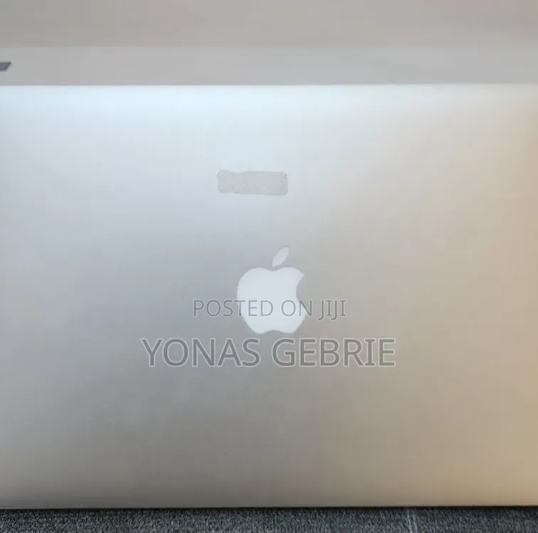 New Laptop Apple MacBook 8GB Intel Core i5 SSD 256GB