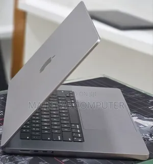 New Laptop Apple MacBook Pro 2023 M2 16GB Apple M2 SSD 512GB