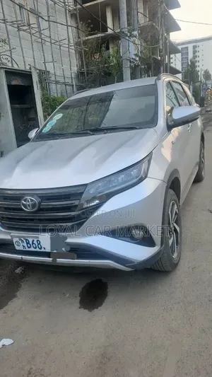 Toyota Rush 2020 Silver