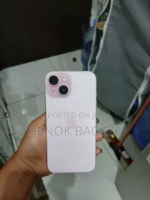 Apple iPhone 15 128 GB Pink
