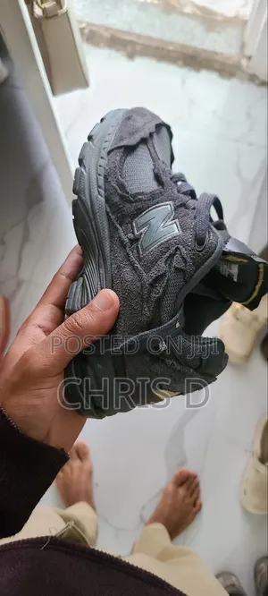 Shoe for Sell