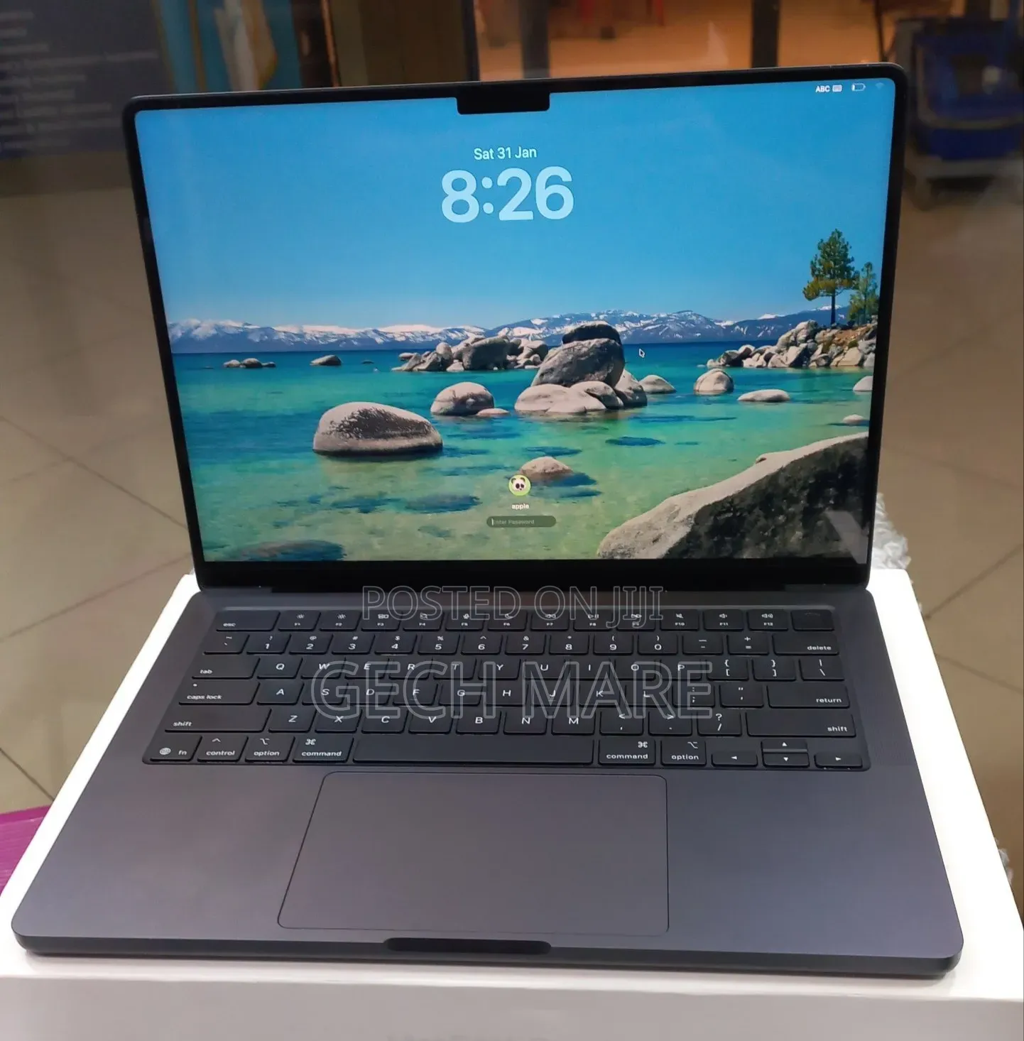 New Laptop Apple MacBook Pro 2025 M5 16GB Apple M5 Pro SSD 512GB