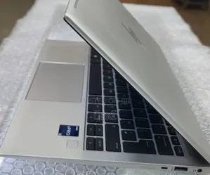 New Laptop HP EliteBook 830 G9 16GB Intel Core i5 SSD 512GB