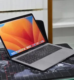 New Laptop Apple MacBook Pro 2017 16GB Intel Core i7 SSD 512GB
