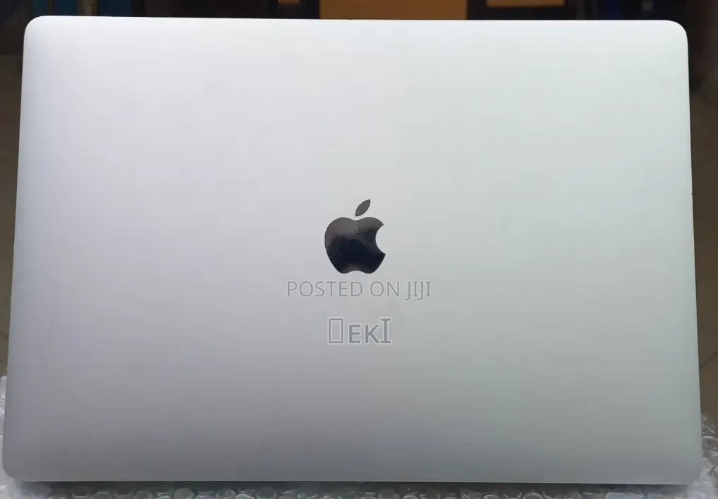 New Laptop Apple MacBook Pro 2018 16GB Intel Core i7 SSD 512GB