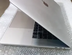 New Laptop Apple MacBook Pro 2018 16GB Intel Core i7 SSD 512GB