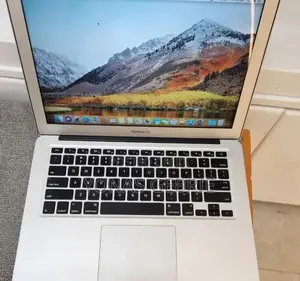 New Laptop Apple MacBook 8GB Intel Core i5 SSD 256GB