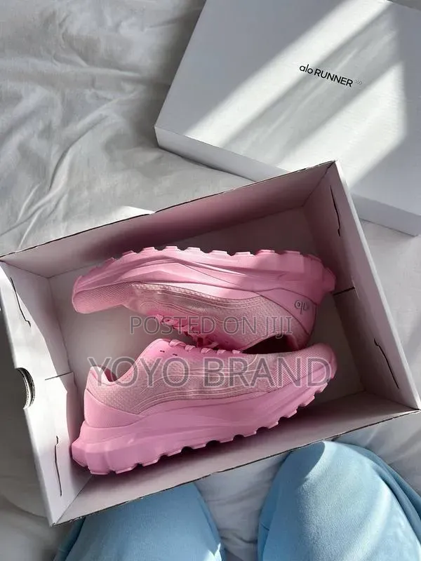 Alo Yoga Runner "Pink" Fashion Sneakers