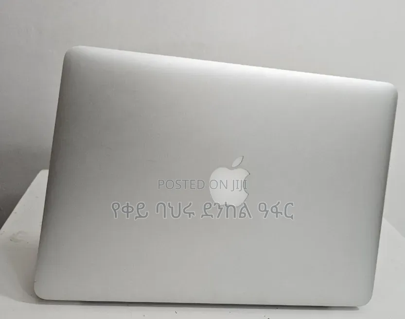 New Laptop Apple MacBook Pro 2015 8GB Intel Core i7 SSD 256GB