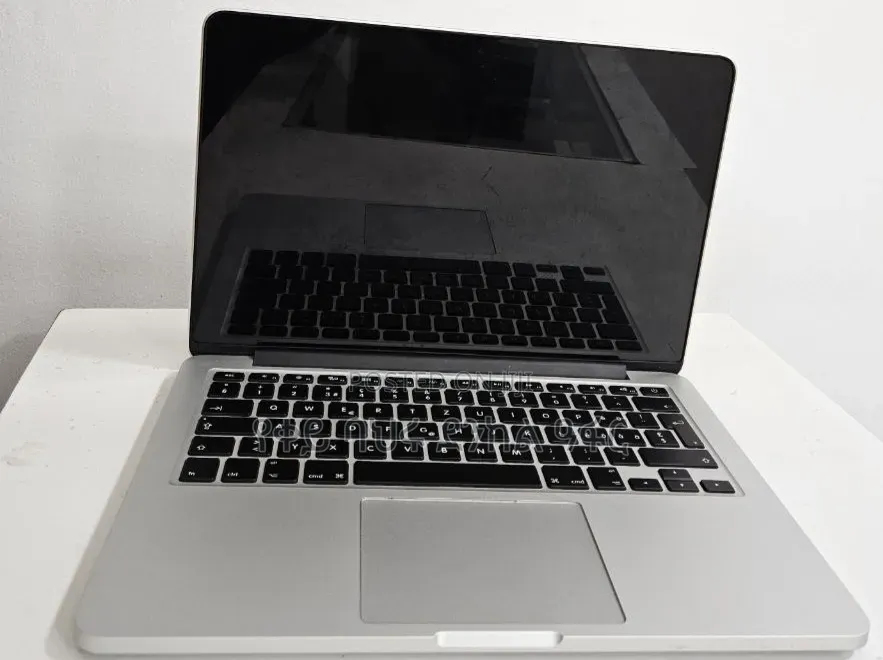 New Laptop Apple MacBook Pro 2015 8GB Intel Core i7 SSD 256GB