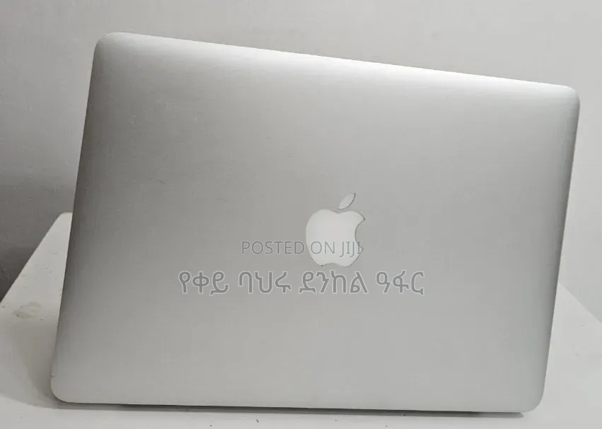 New Laptop Apple MacBook Pro 2015 8GB Intel Core i7 SSD 256GB