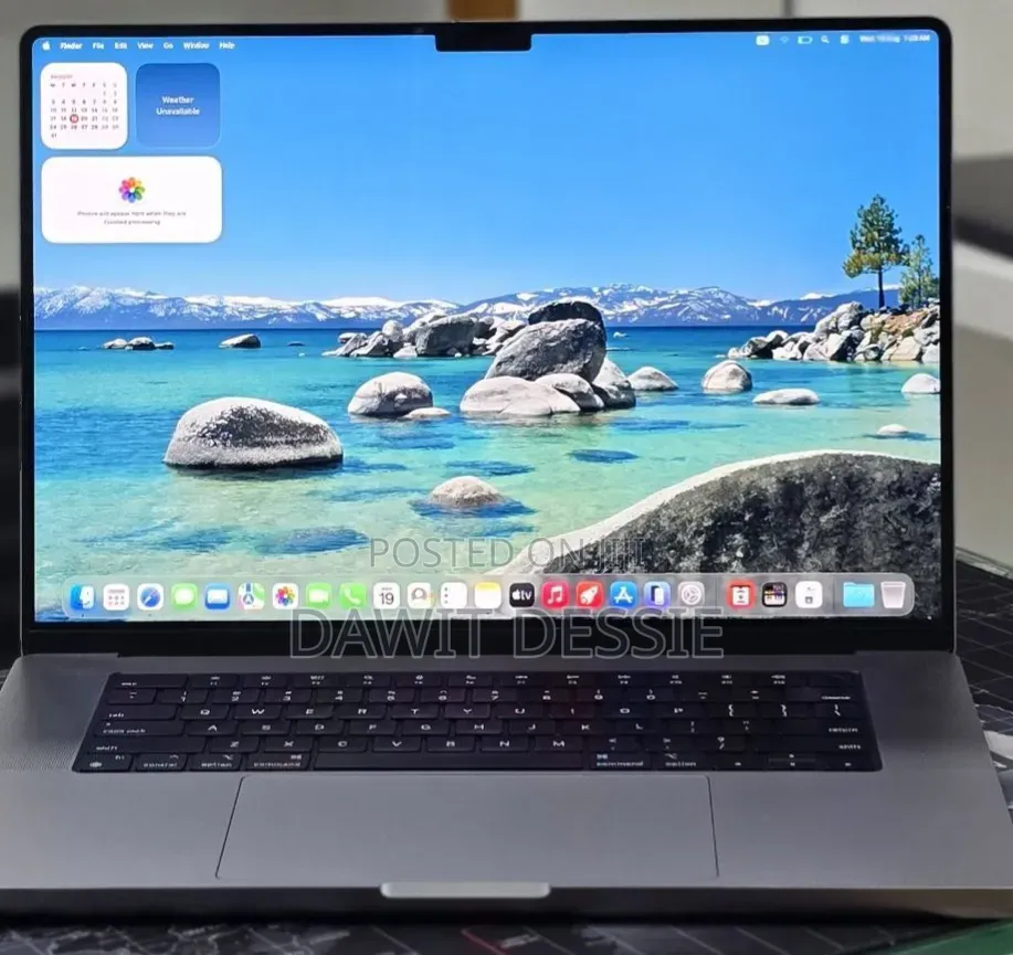 New Laptop Apple MacBook Pro 2022 M2 16GB Apple M2 SSD 512GB