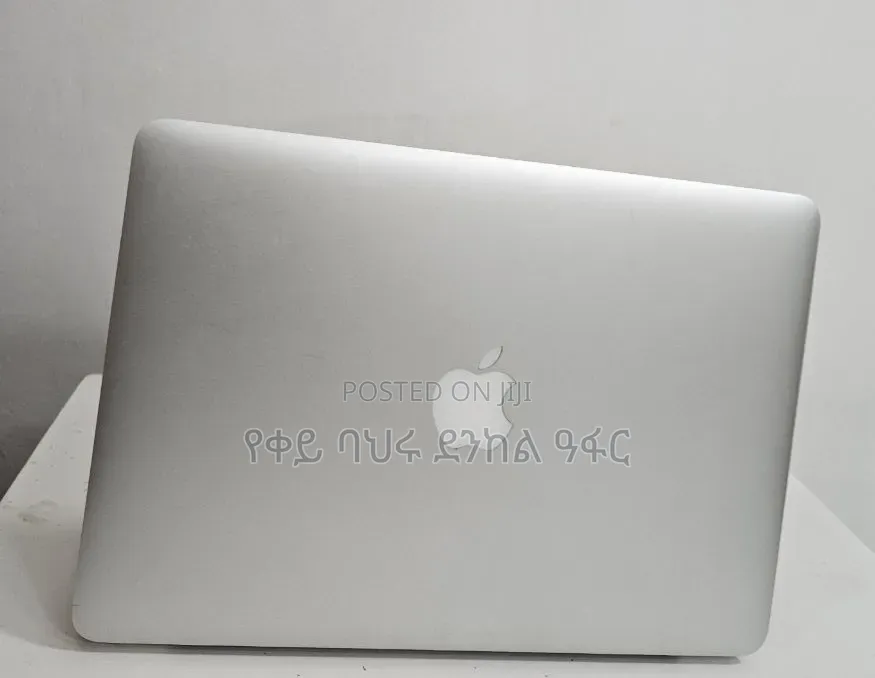 New Laptop Apple MacBook Pro 2015 8GB Intel Core i7 SSD 256GB