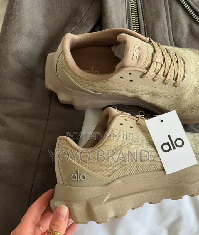 Alo Yoga Runner "Gravel Beige" Fashion Sneakers
