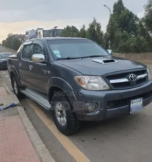 Toyota Hilux 2008 Gray