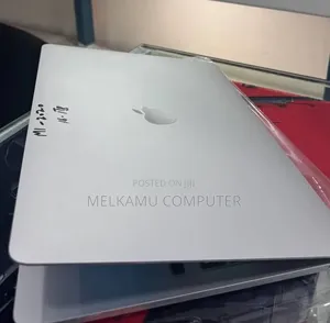 New Laptop Apple MacBook Pro 2020 M1 16GB Apple M1 SSD 1T