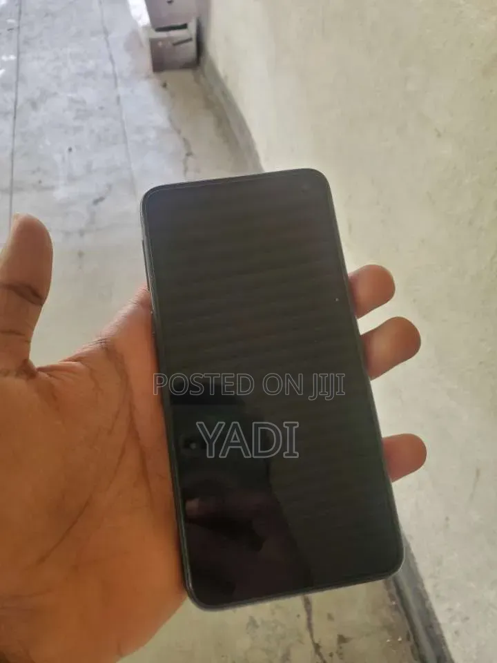 Samsung Galaxy S10e 128 GB Blue