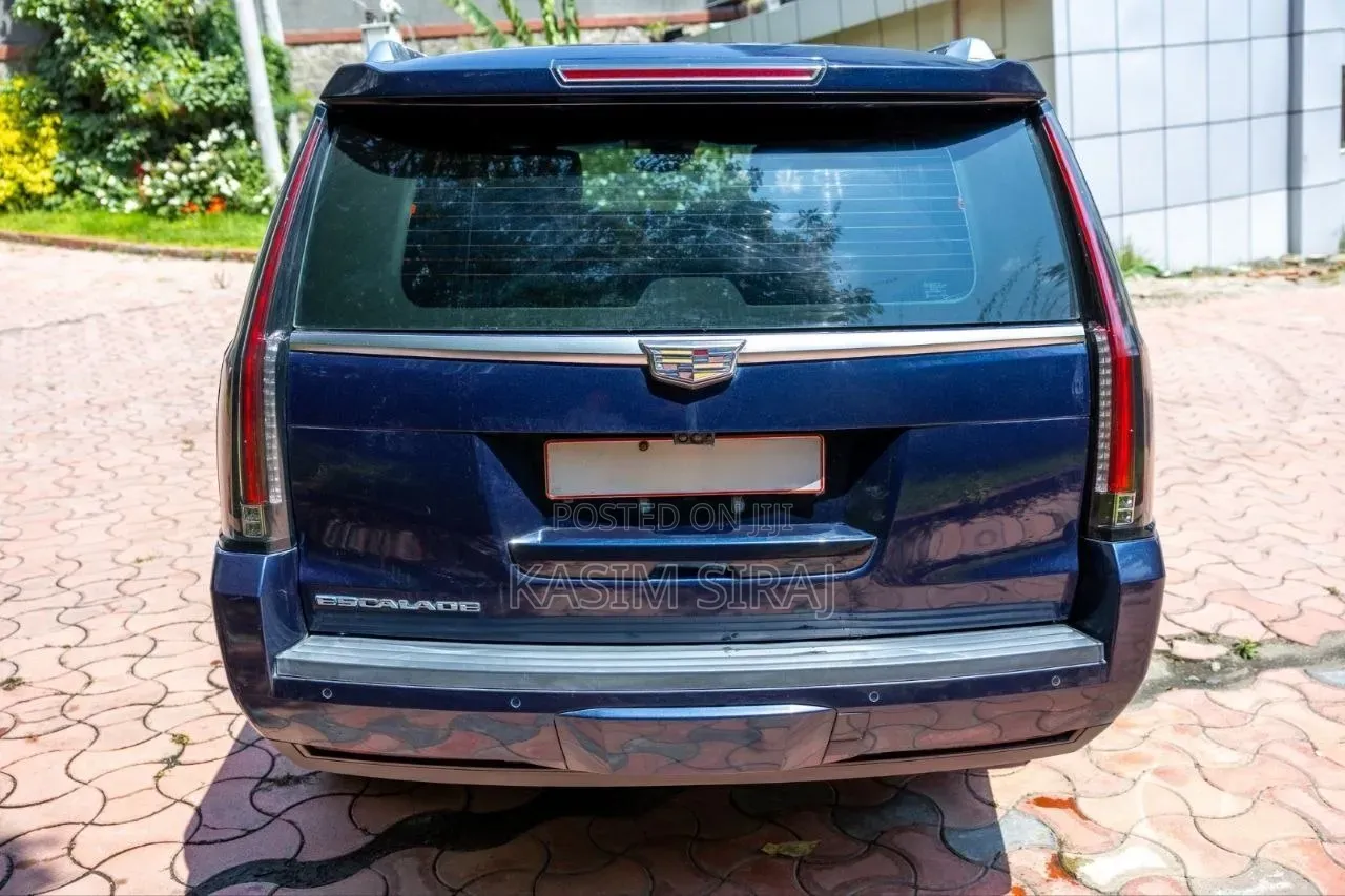 Cadillac Escalade 2018 Blue