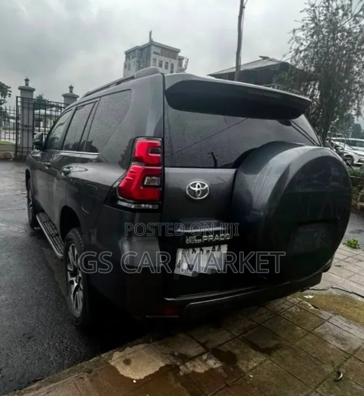 Toyota Land Cruiser Prado 2022 Teal