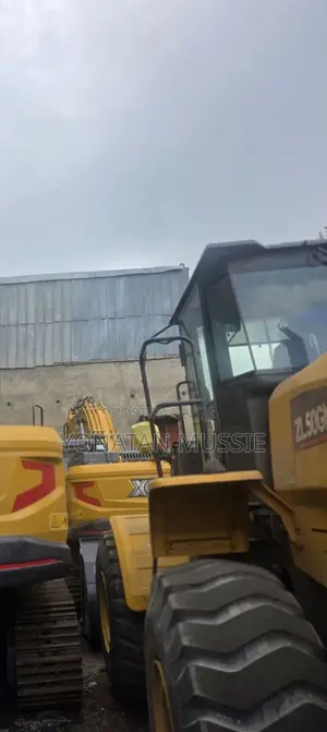 XCMG Loader(ኪራይ) 00 Brand New