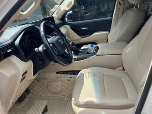 Toyota Land Cruiser 2022 White