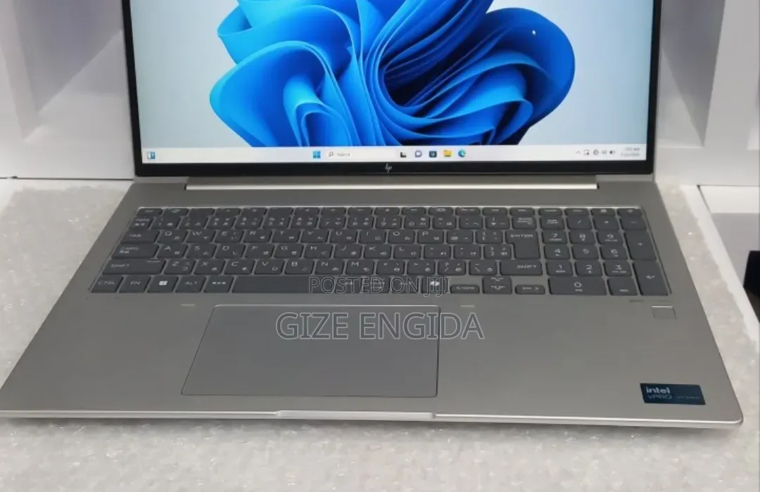 New Laptop HP EliteBook 660 G11 16GB Intel Core Ultra 7 SSD 512GB
