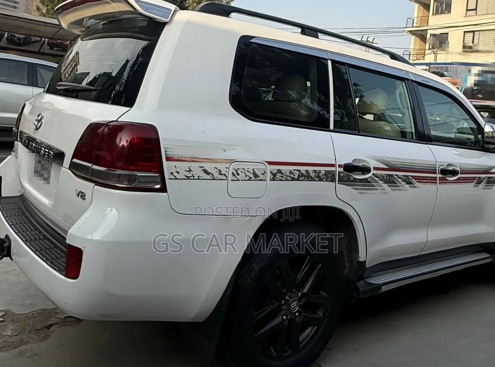 Toyota Land Cruiser 2011 White