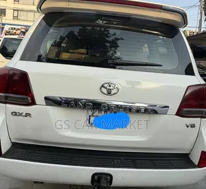 Toyota Land Cruiser 2011 White