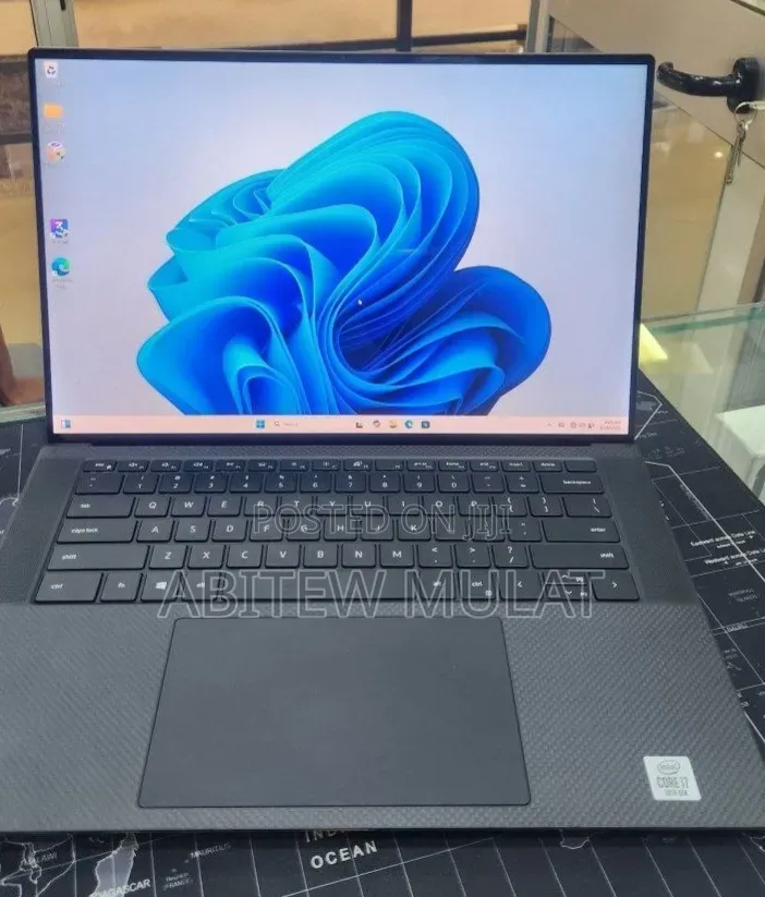 New Laptop Dell XPS 15 16GB Intel Core i7 SSD 512GB