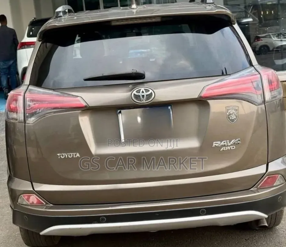 Toyota RAV4 2016 Brown