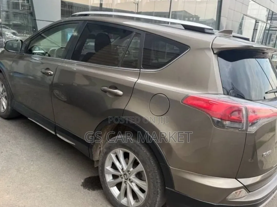 Toyota RAV4 2016 Brown