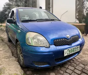 Toyota Vitz 2002 Blue