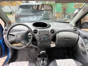 Toyota Vitz 2002 Blue