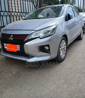 Mitsubishi Attrage 2022 Silver
